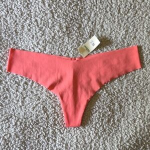 NWT Aerie SMOOTHEZ No Show Seamless Thong Panty in Spicy Coral